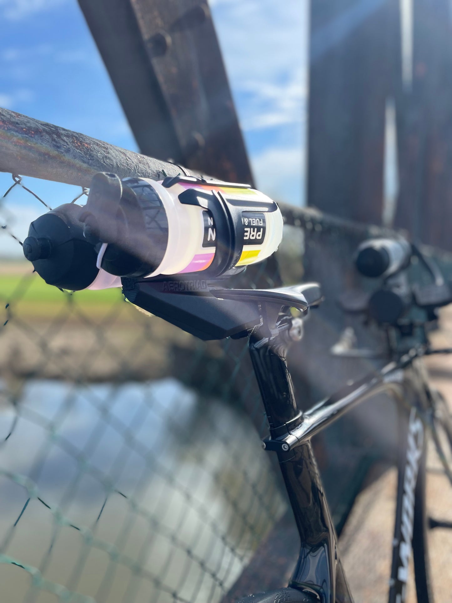 AeroTriad BTS Fizik Aeris – Hydration. Stability. Aero.